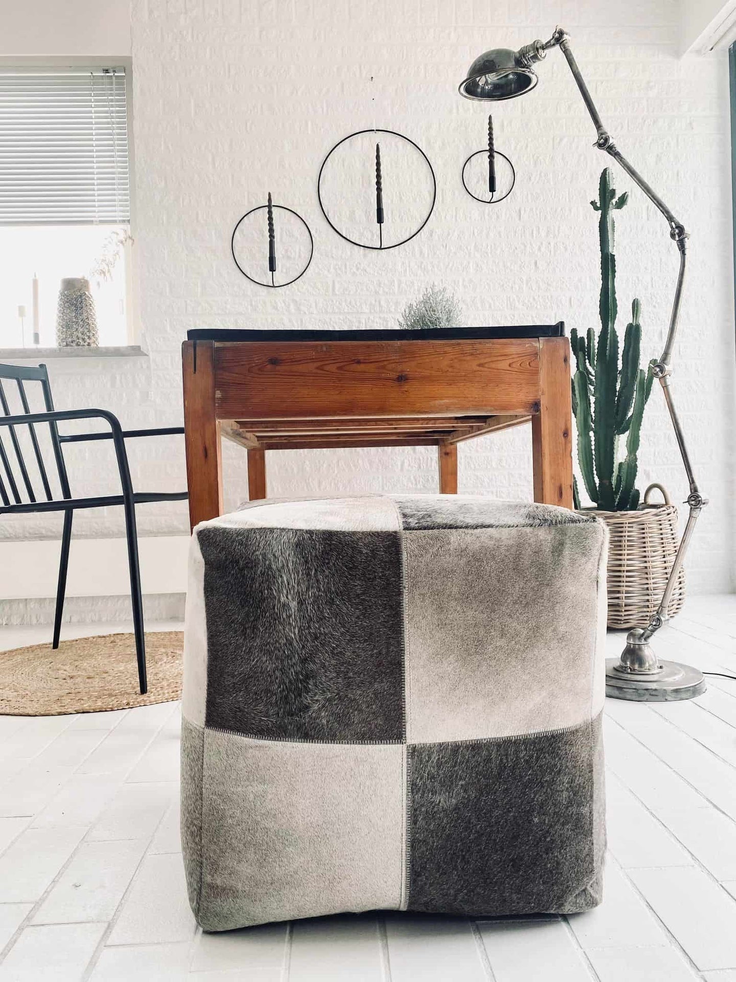 Puf i grå skind - VIAMAJA.DK