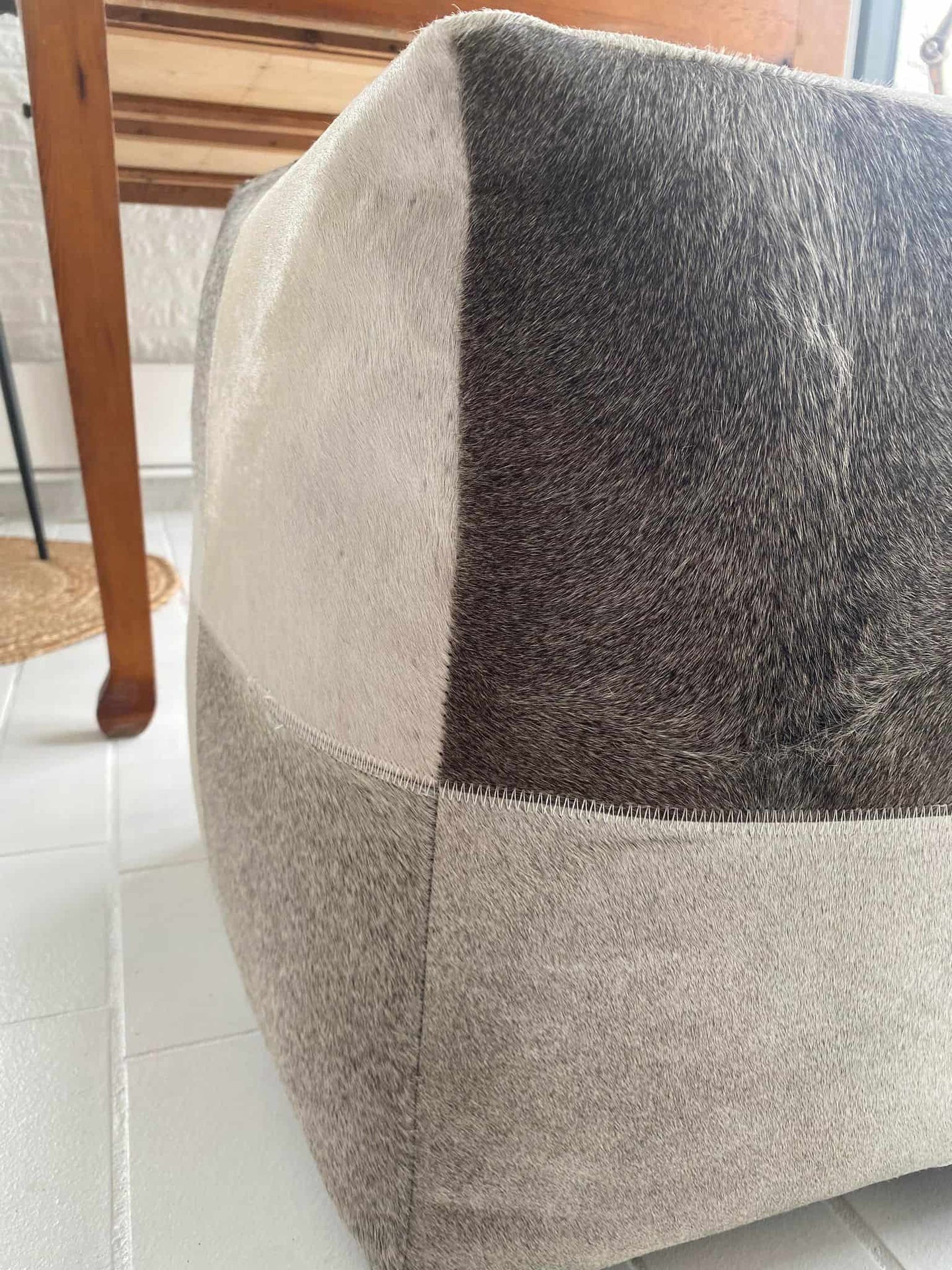 Puf i grå skind - VIAMAJA.DK