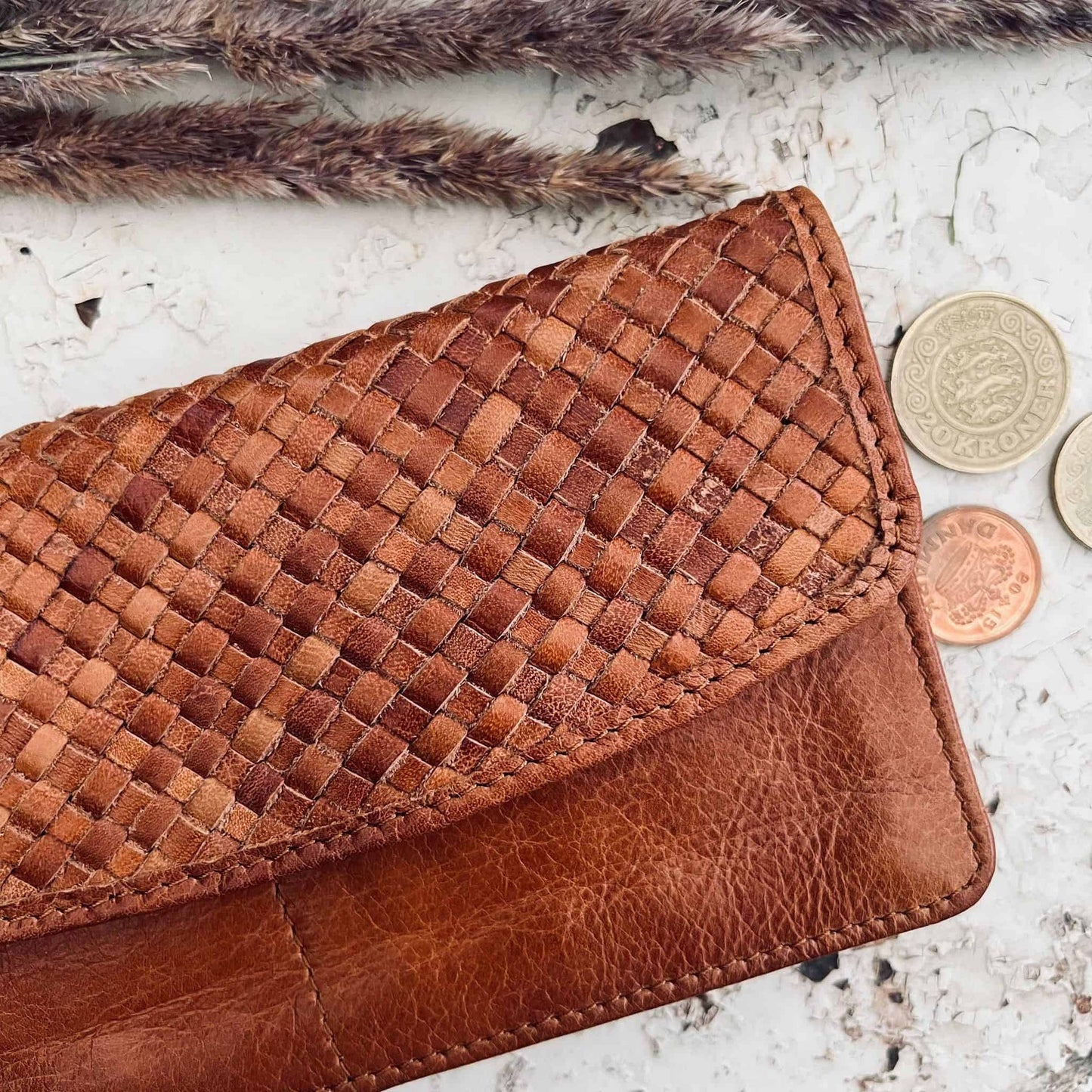 Pung Big Tessa – Walnut - VIAMAJA.DK