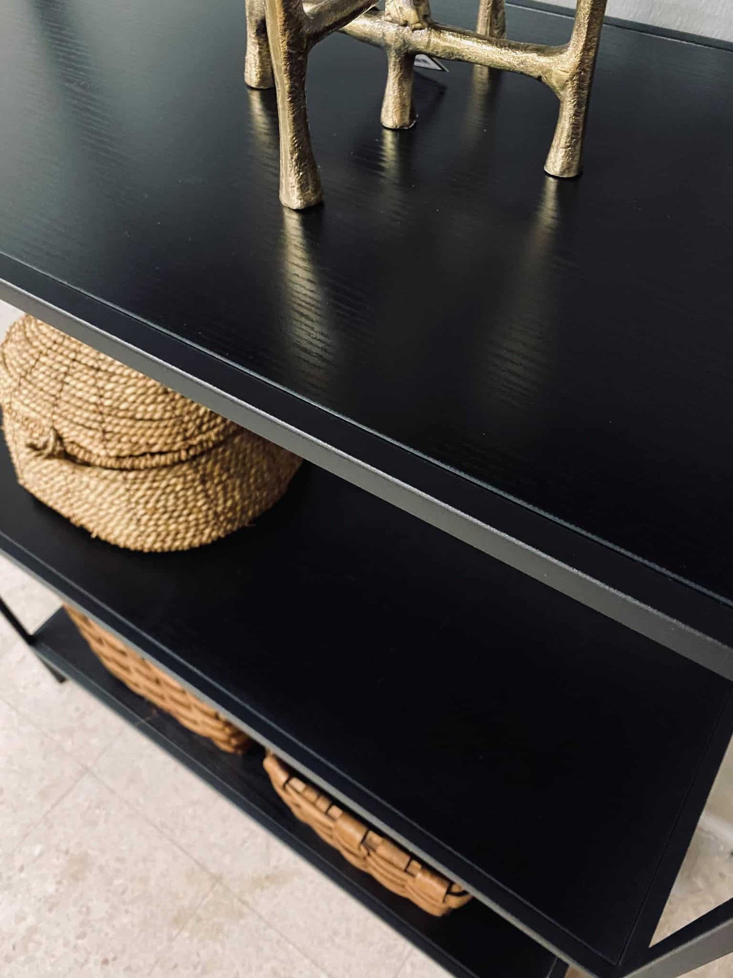 Reol – Sort jern med træhylder – 80x36x170 cm - VIAMAJA.DK
