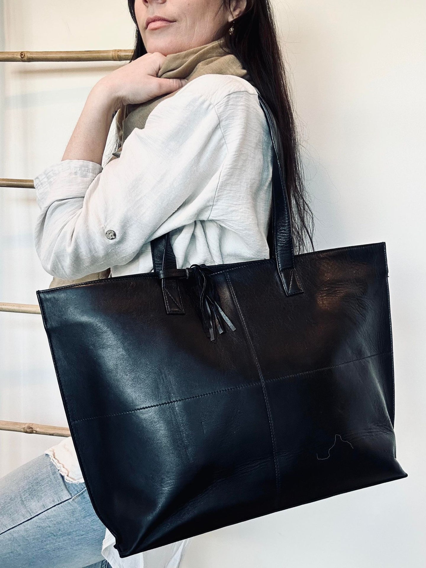 Shopper Jessie black leather – Letvægt - VIAMAJA.DK