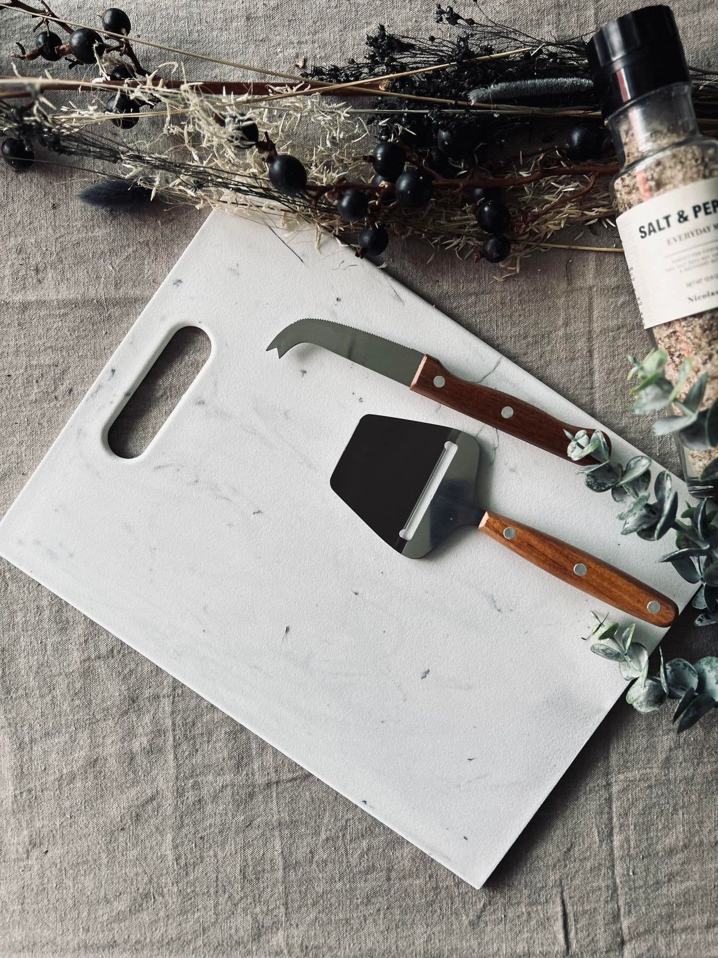Skærebræt - Hvid marmor look 32cm - VIAMAJA.DK
