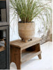 Hocker mit Ablage