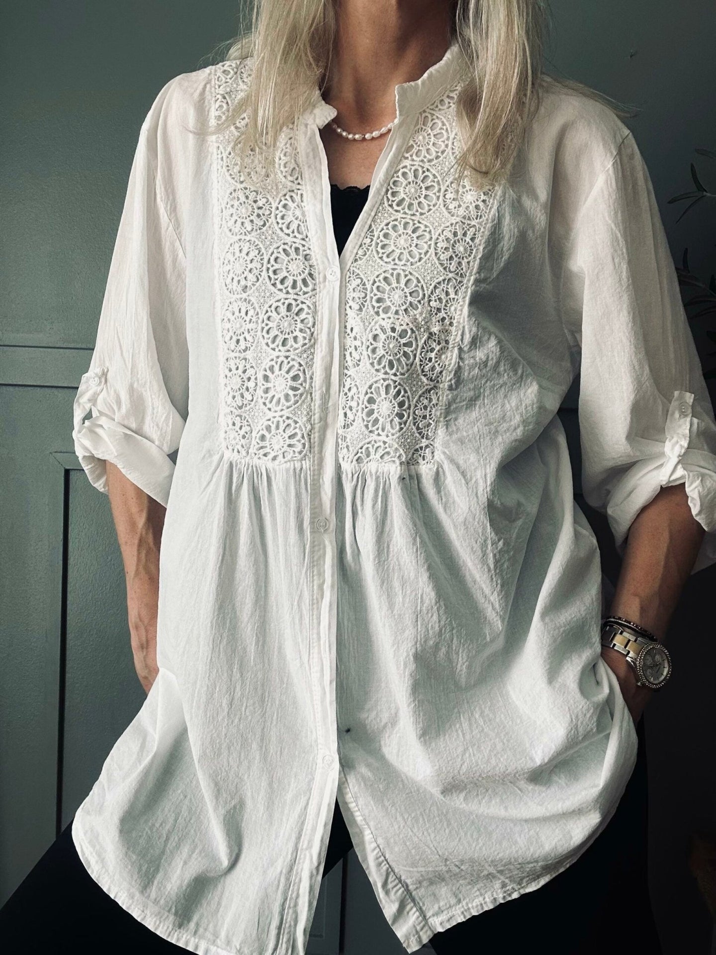 Skjorte Celina med broderi – White - VIAMAJA.DK