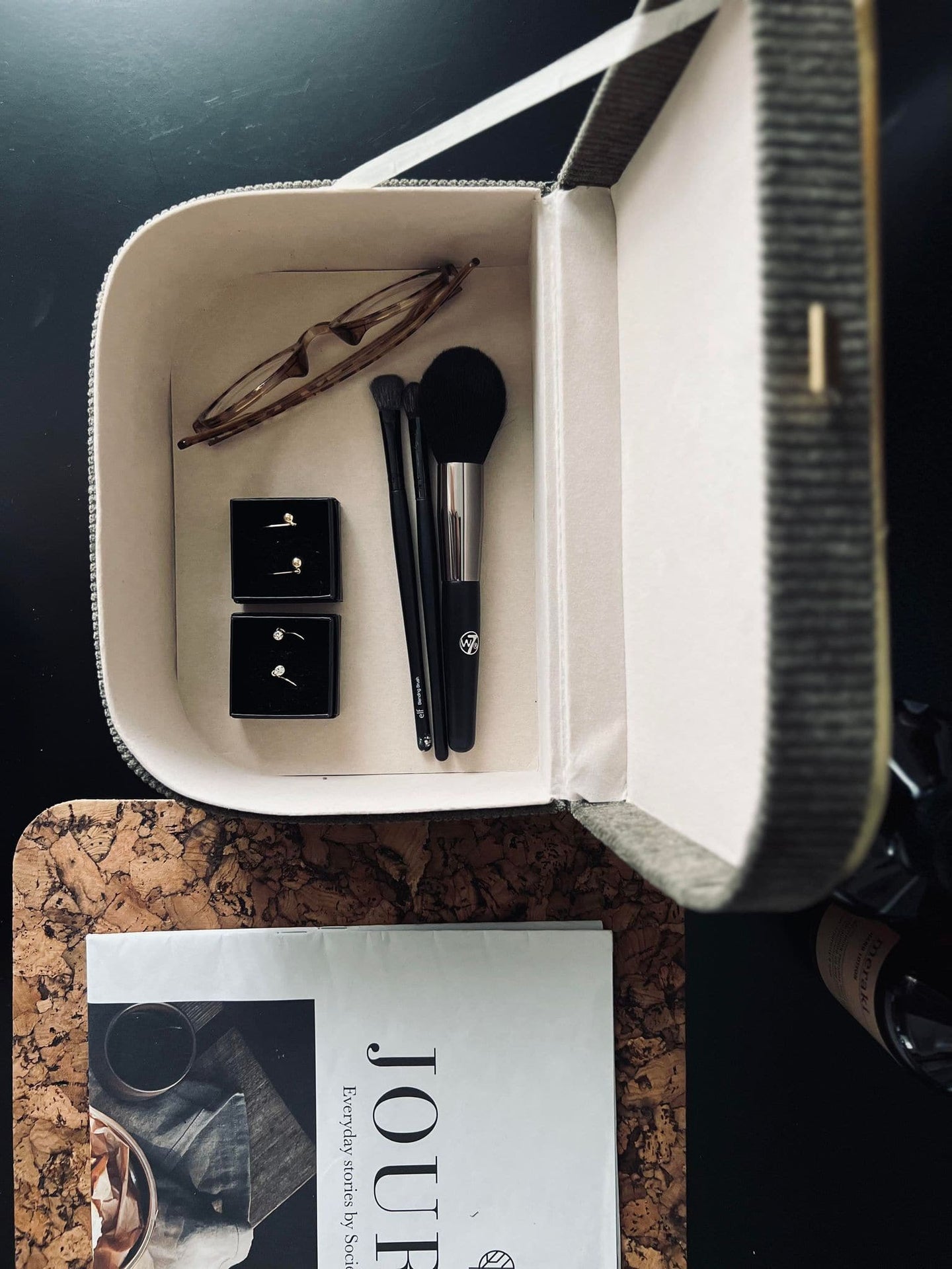 Smykkebox - Taupe med guld - VIAMAJA.DK