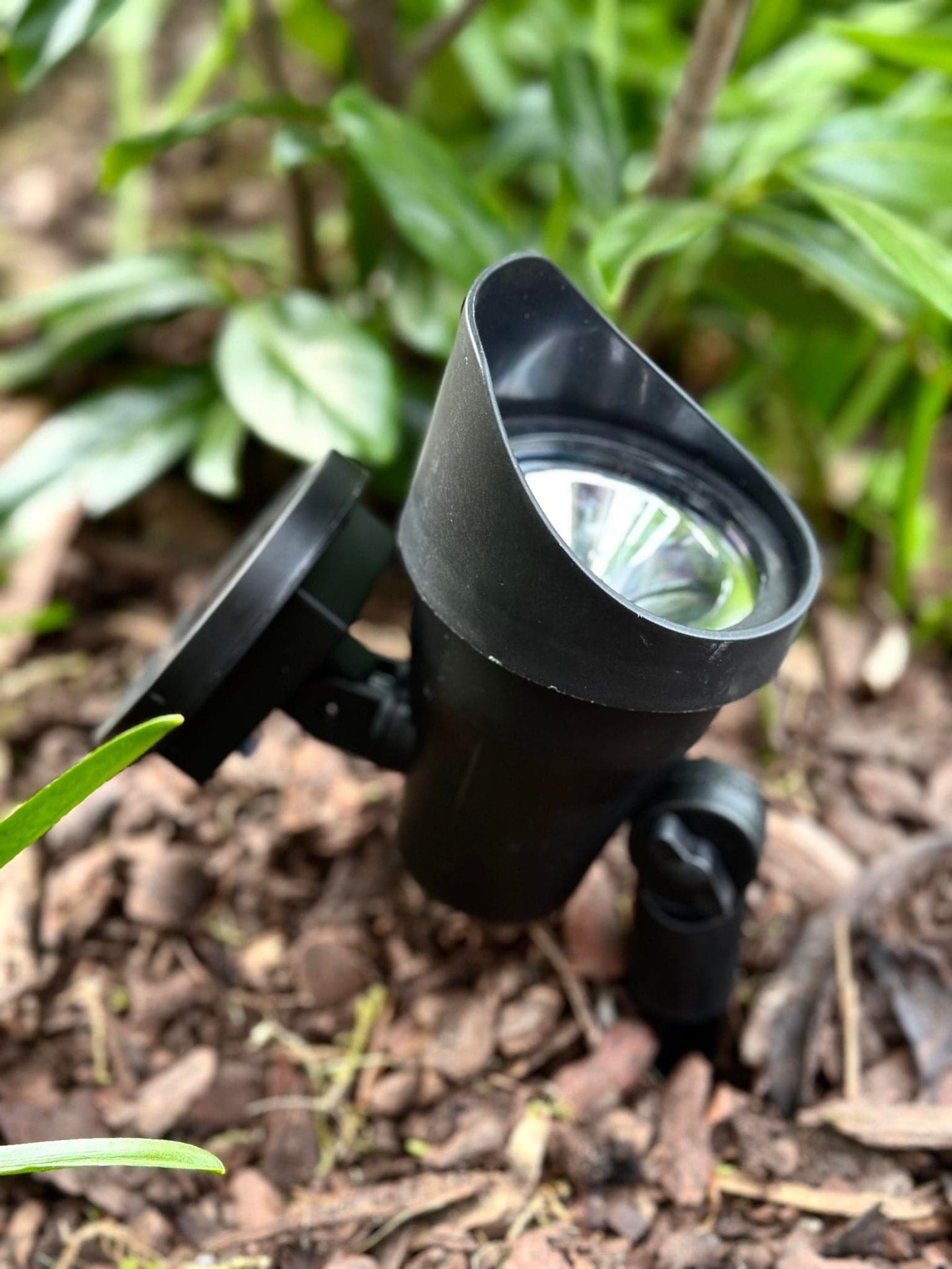 Solcelle lampe med jordspyd - Justerbar - VIAMAJA.DK