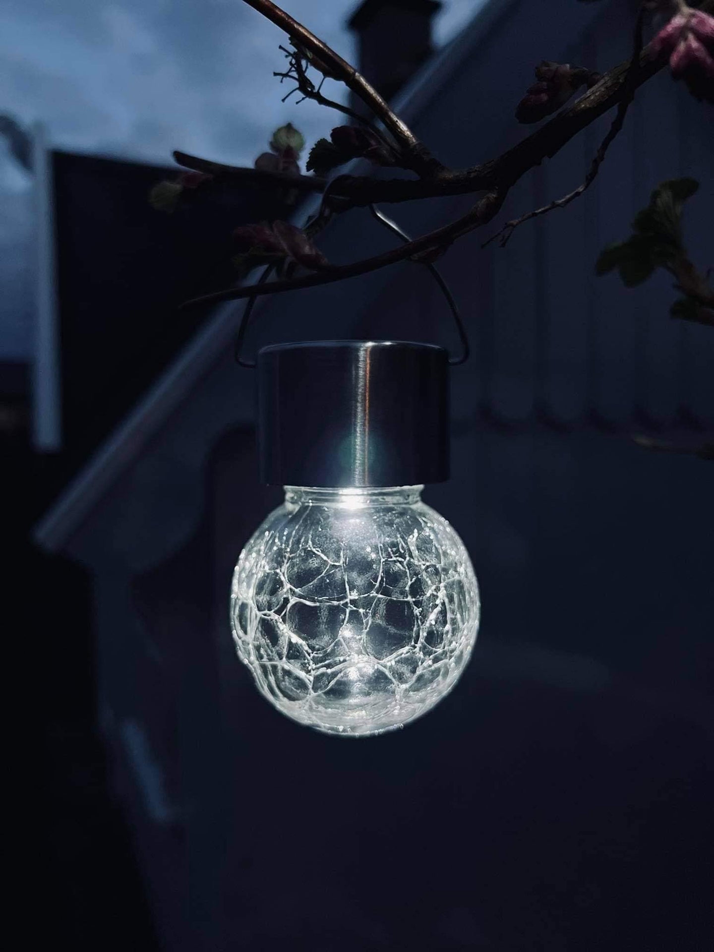 Solcelle LED pære med ophæng - VIAMAJA.DK