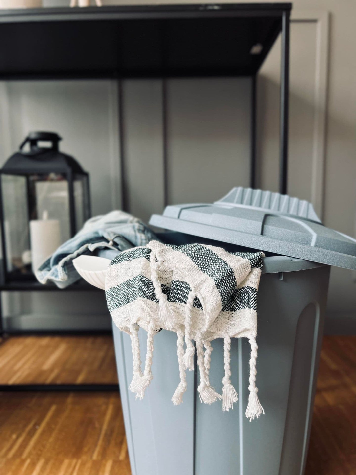 Spand med låg til opbevaring - Dusty blue - VIAMAJA.DK