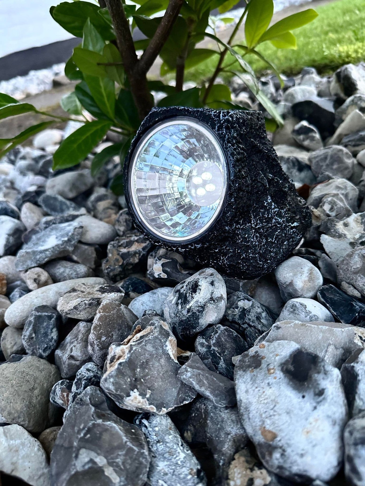 Stone med solceller - Sort - VIAMAJA.DK