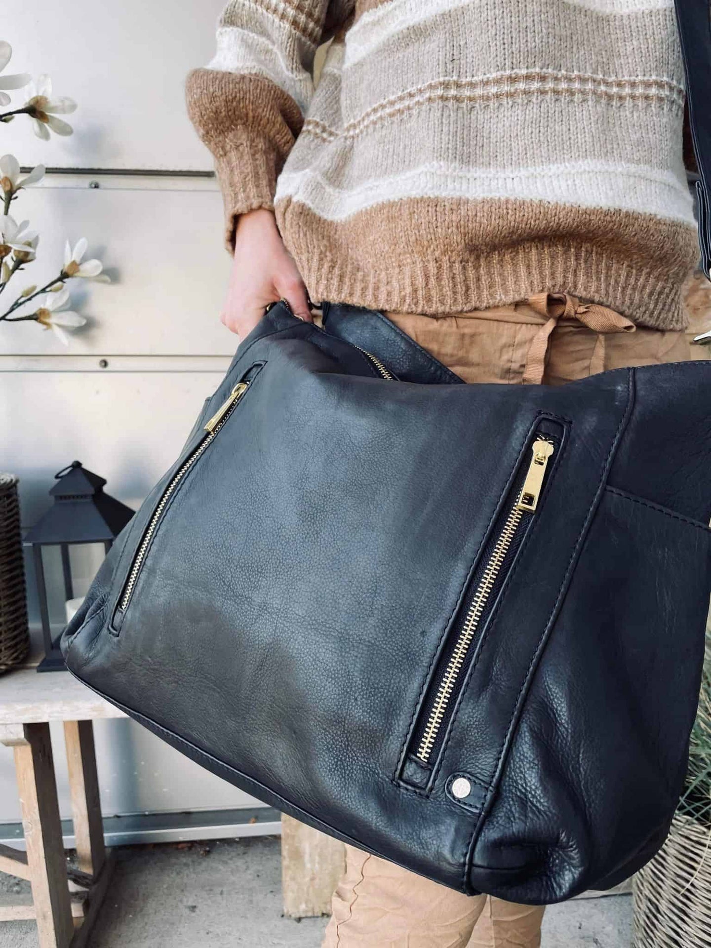 Stor lædertaske i blød kvalitet - ELLA - VIAMAJA.DK