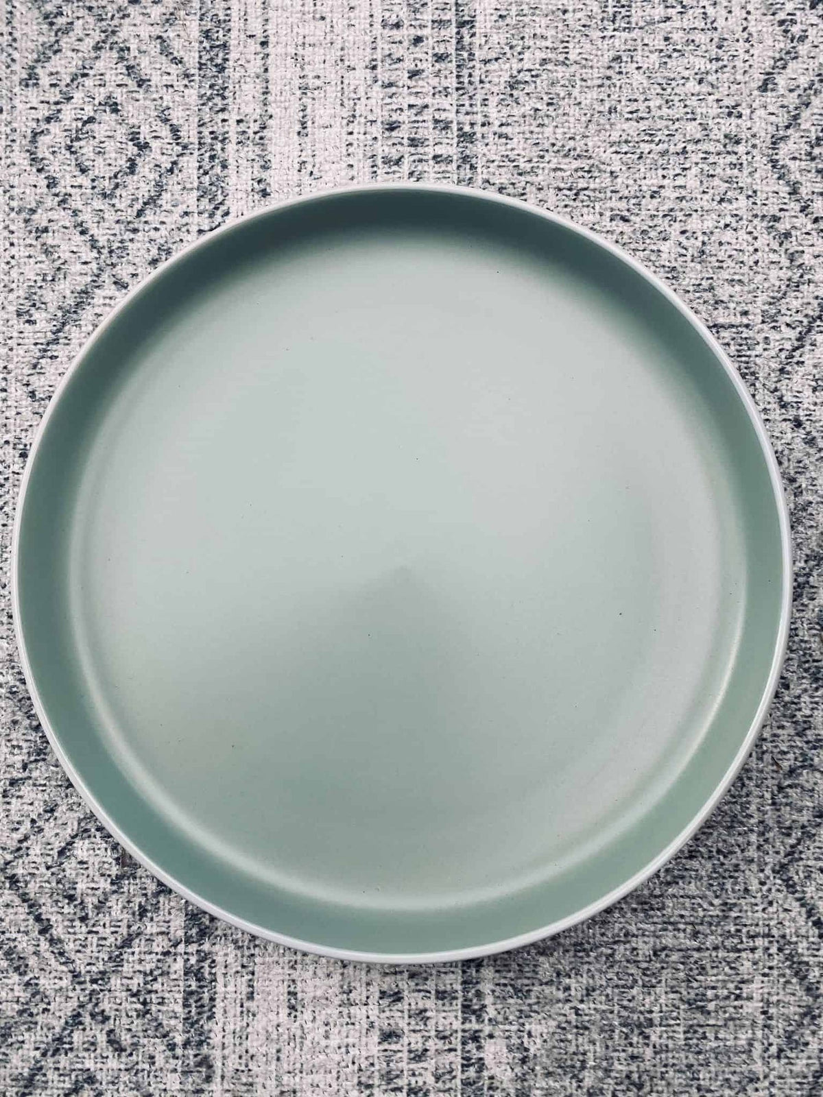 Tallerken i stentøj - mint grøn Ø27cm - VIAMAJA.DK