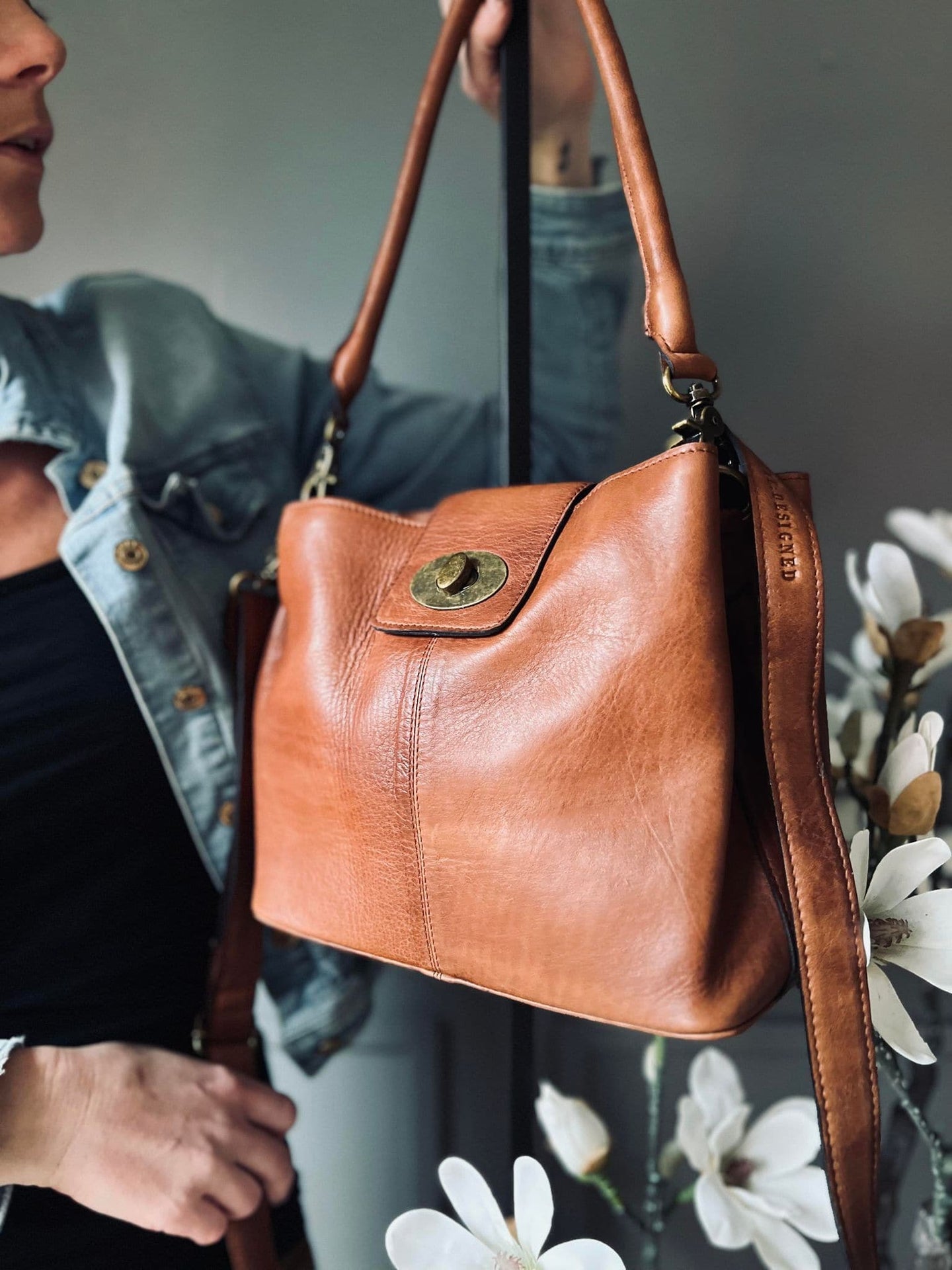Taske LUX Walnut - 2 remme medfølger - VIAMAJA.DK