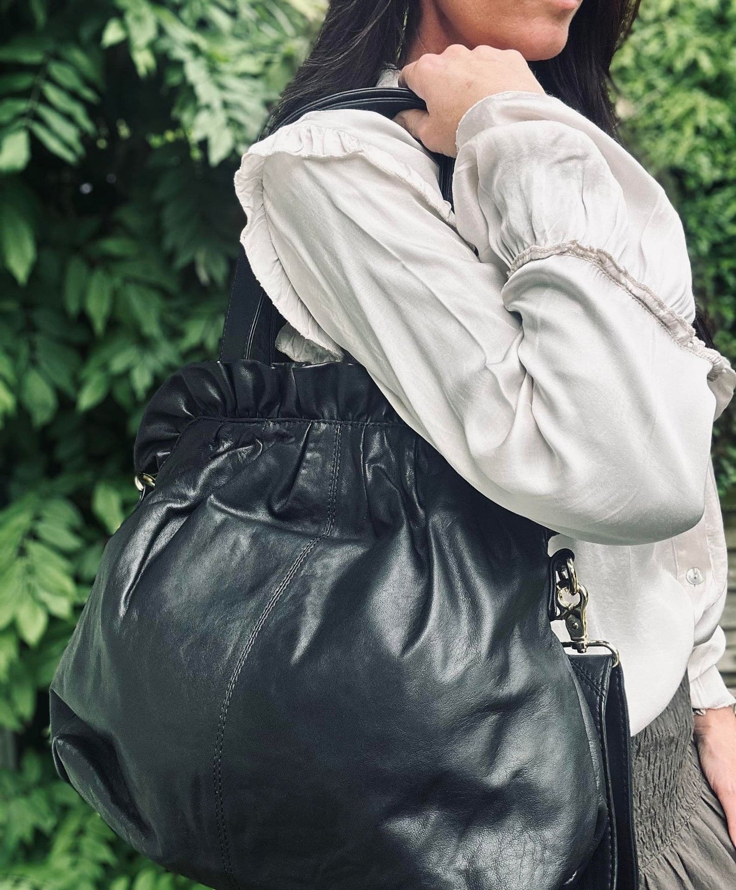 Taske med flæser - Lang taskerem medfølger - VIAMAJA.DK