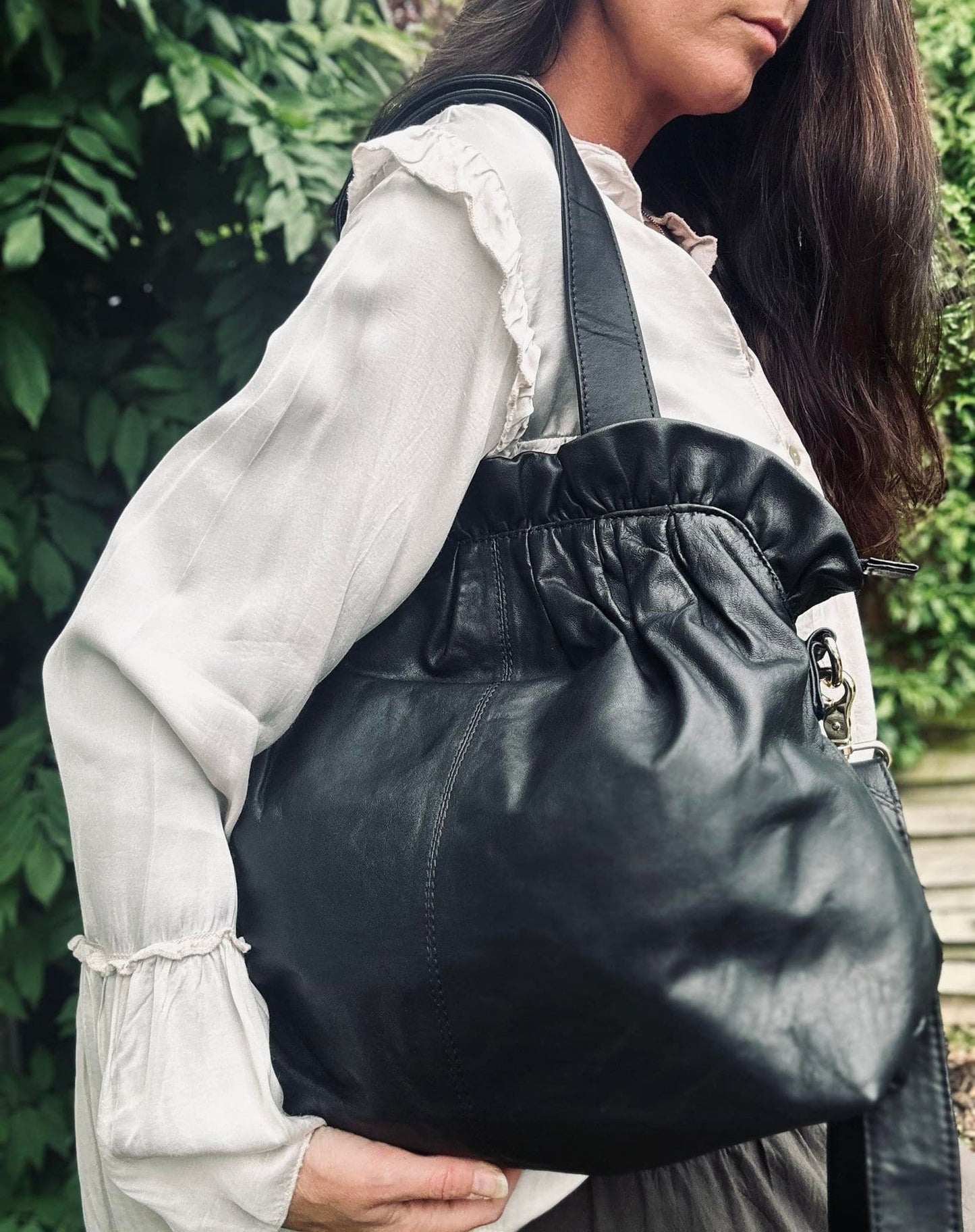 Taske med flæser - Lang taskerem medfølger - VIAMAJA.DK