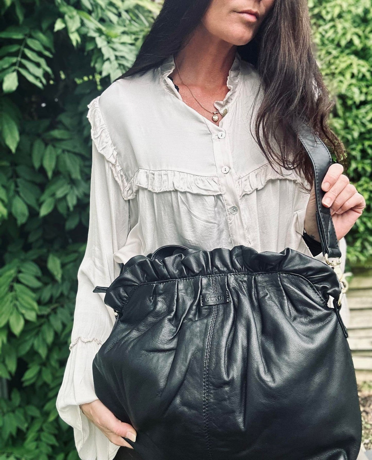 Taske med flæser - Lang taskerem medfølger - VIAMAJA.DK