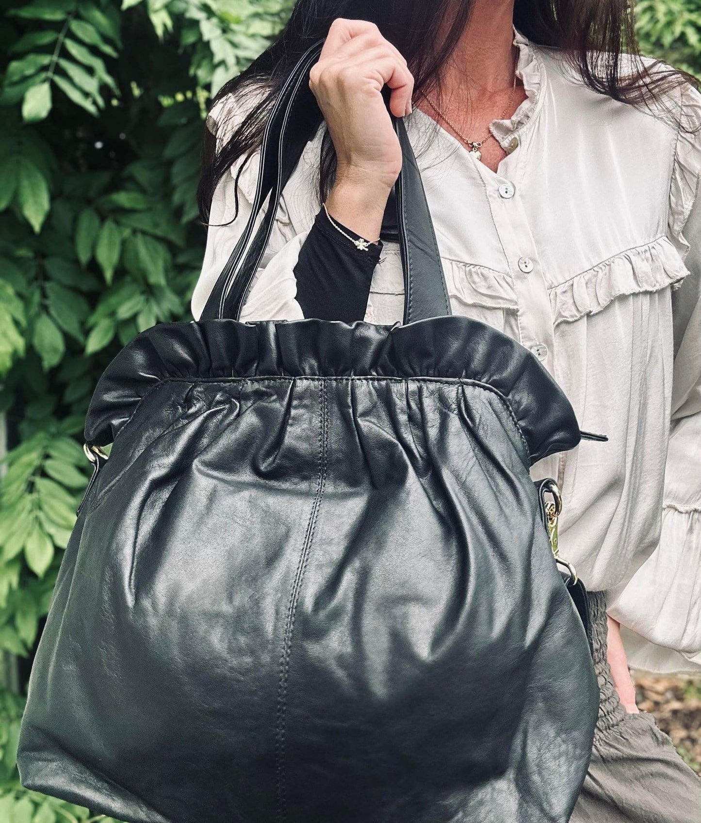 Taske med flæser - Lang taskerem medfølger - VIAMAJA.DK