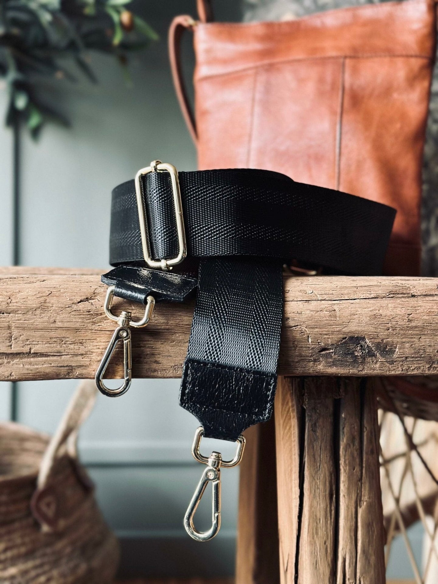 Taskerem Black / gold - VIAMAJA.DK