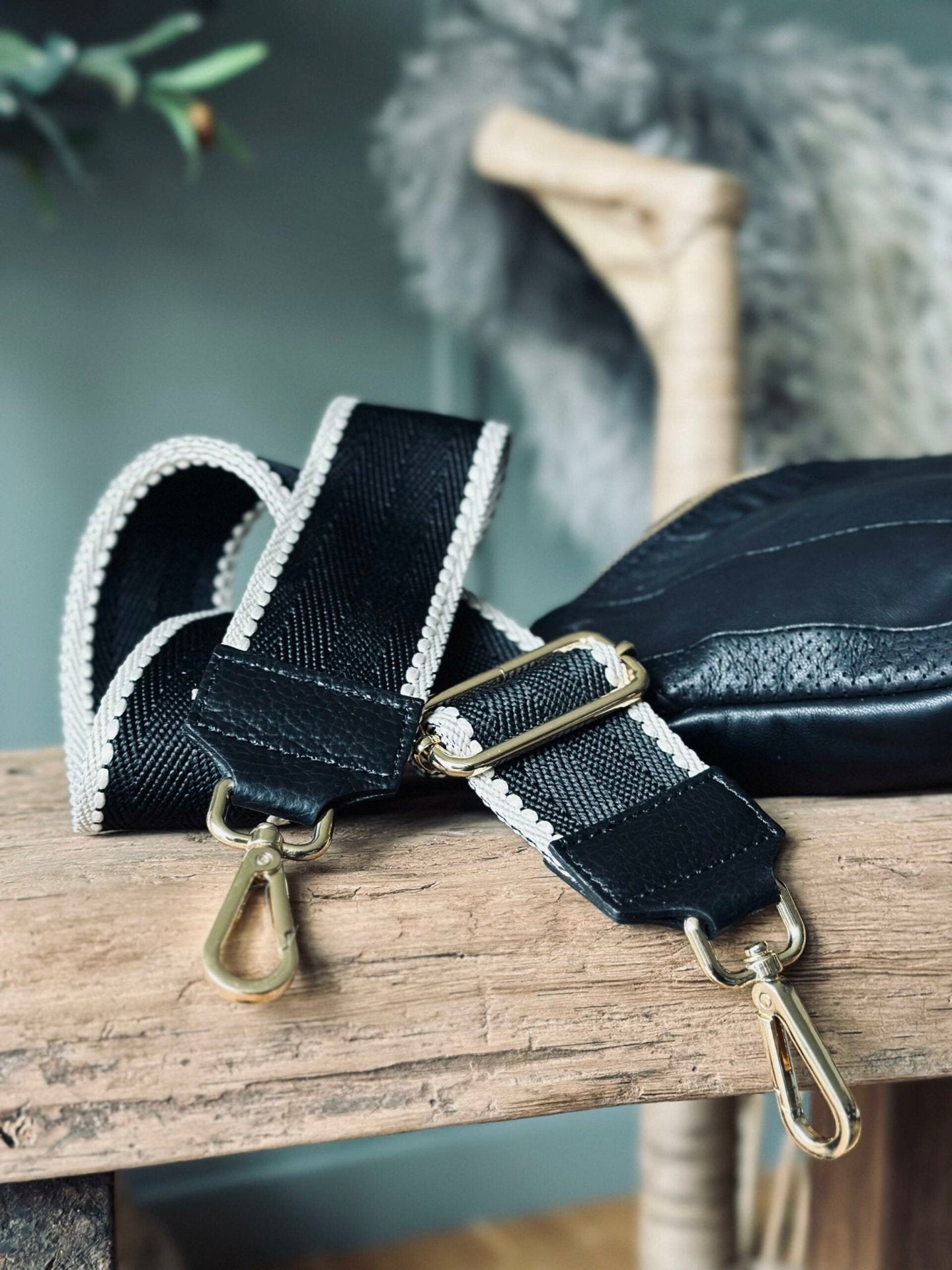 Taskerem Black m. beige kant - VIAMAJA.DK