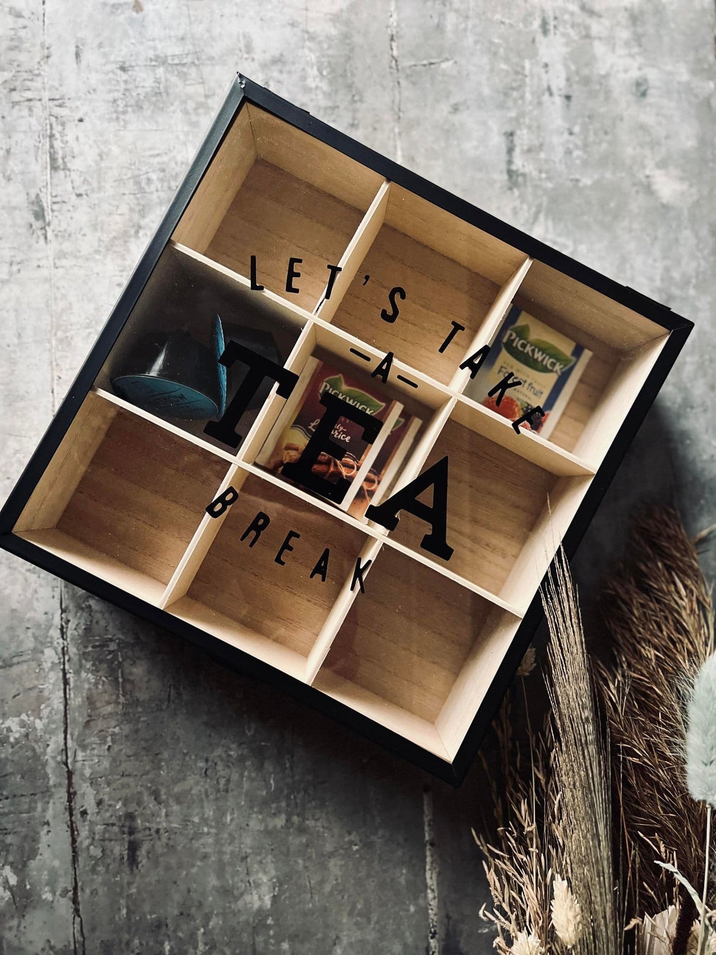 TEA BOX med skrift på glaslåg - VIAMAJA.DK