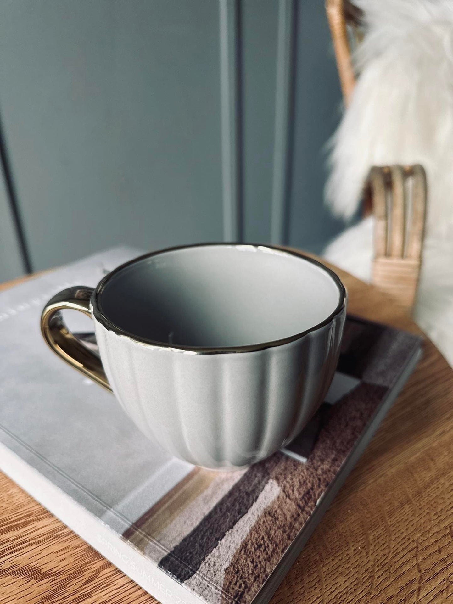 Tekop med guld hank – Beige - VIAMAJA.DK
