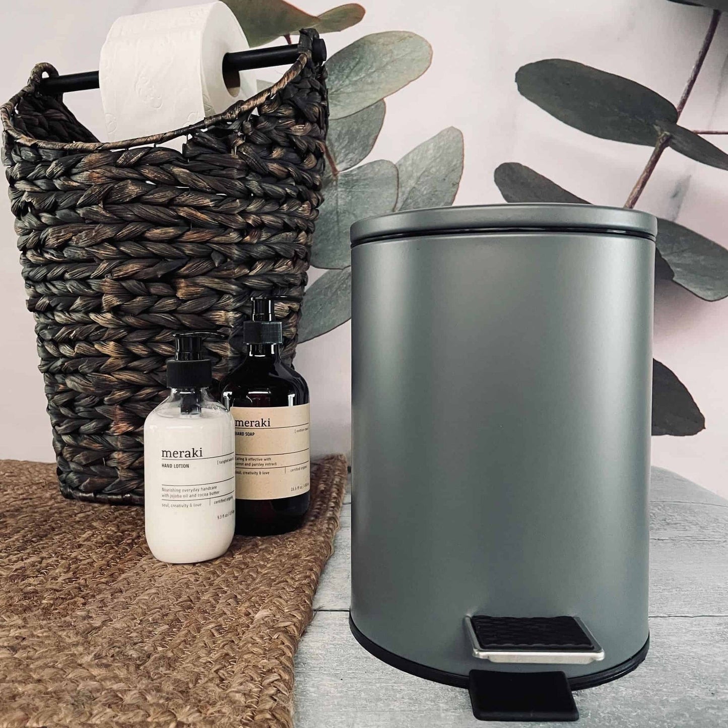 Toiletspand med softclose låg – Grå 3 liter - VIAMAJA.DK