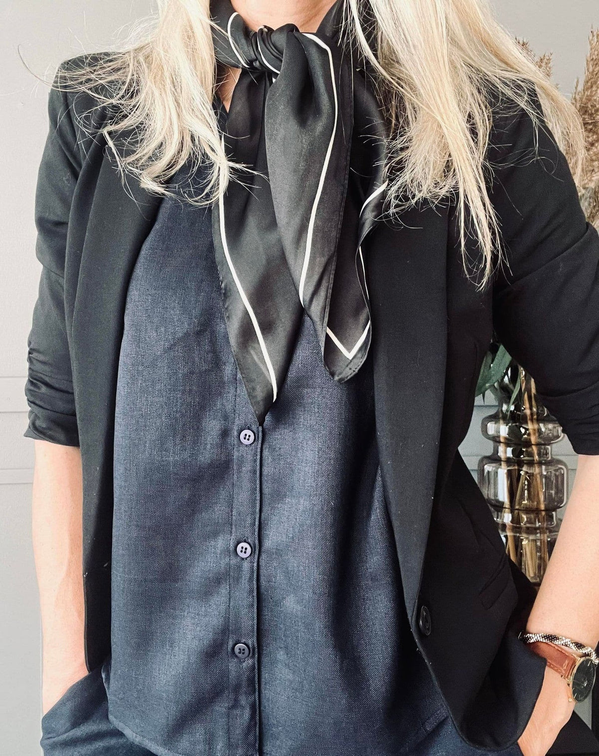 Tørklæde Black Silk - 70x70 - VIAMAJA.DK