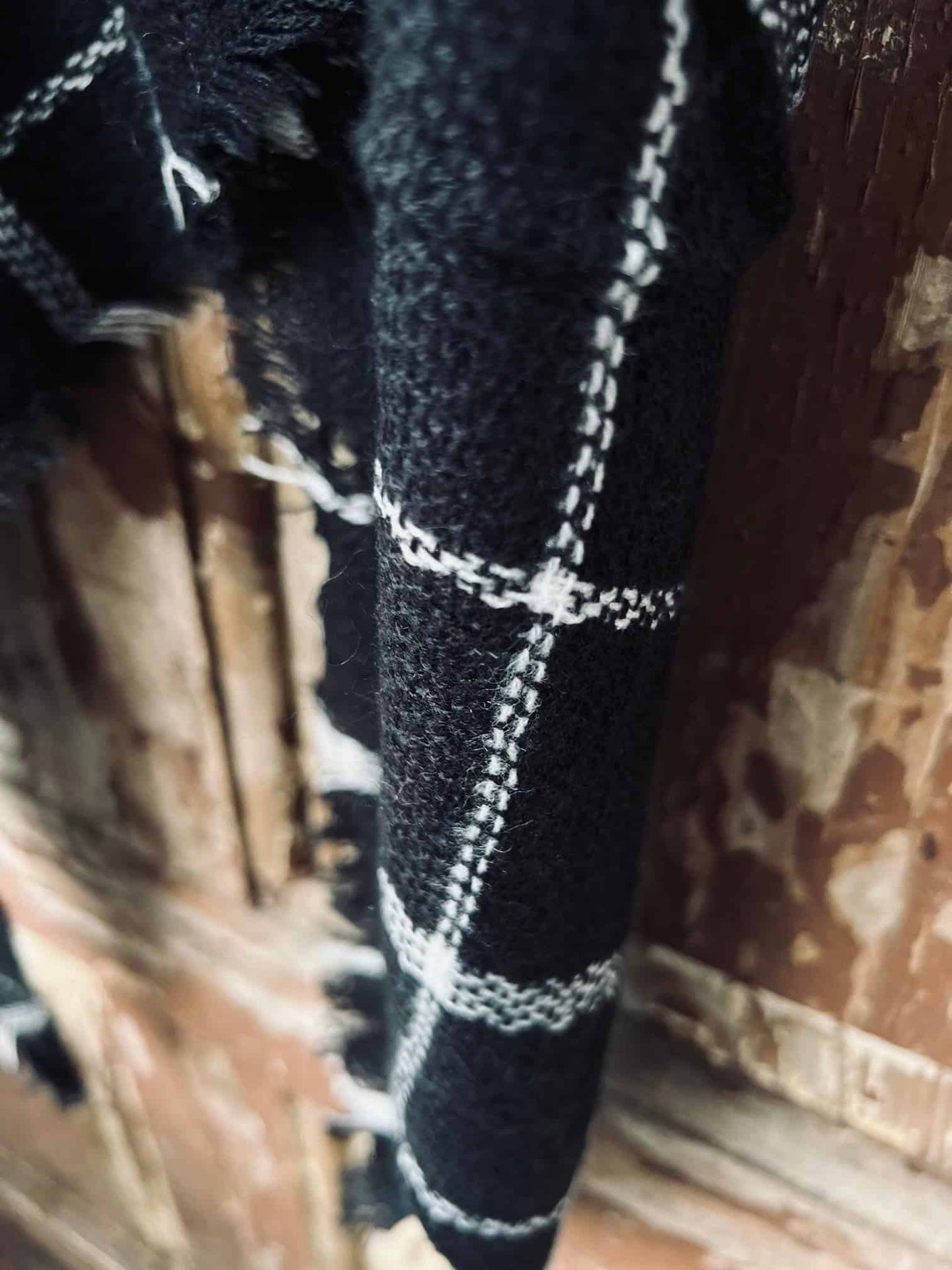 Tørklæde - Black Stribe - VIAMAJA.DK