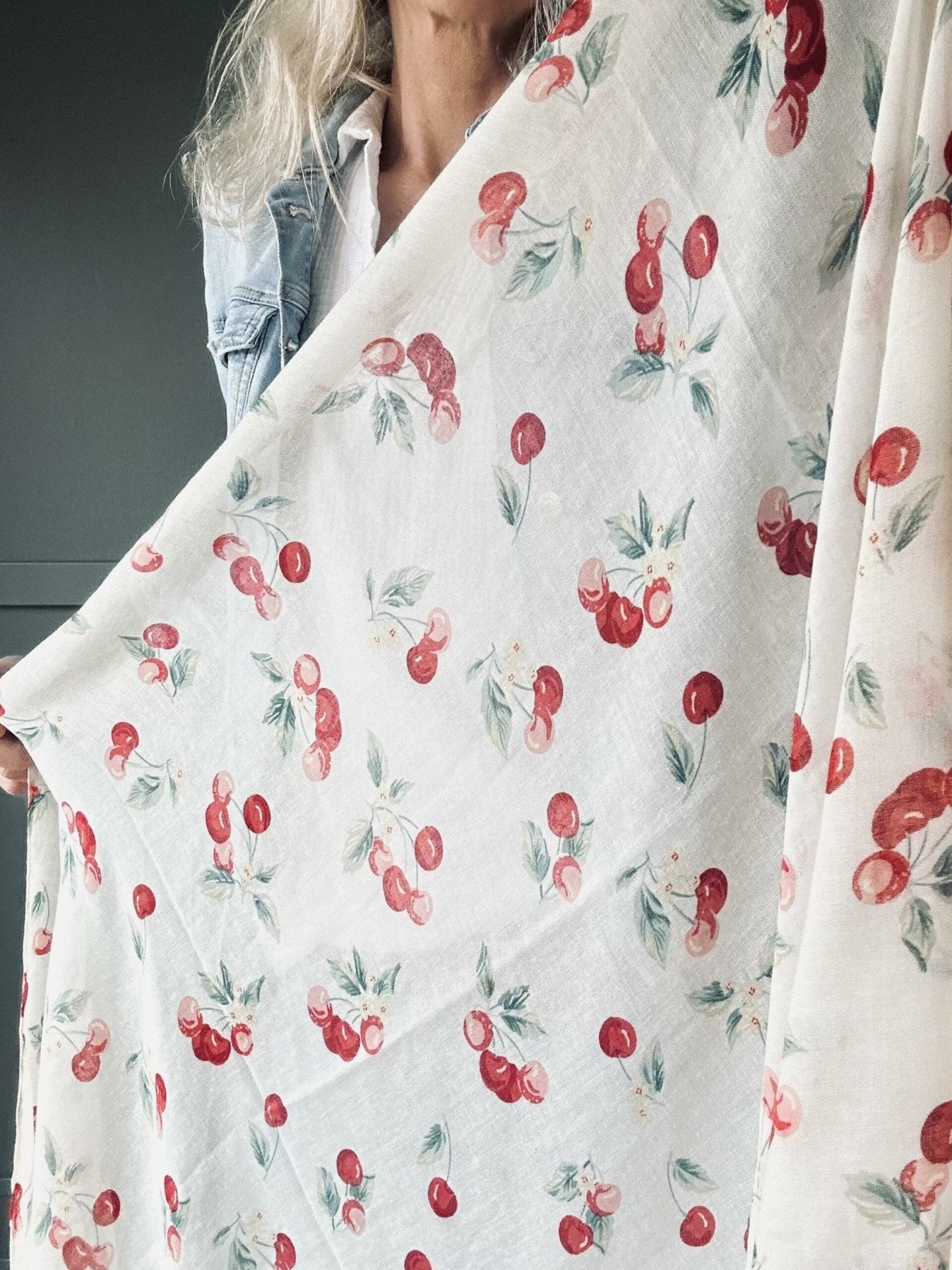 Tørklæde Cherry - VIAMAJA.DK