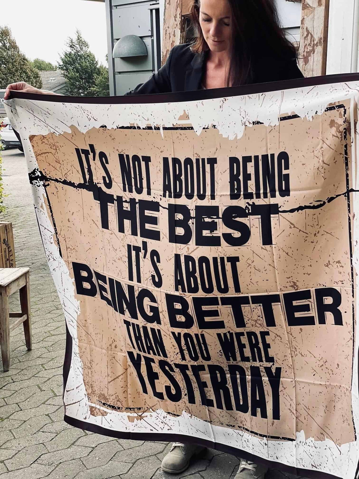 Tørklæde med skrift - VIAMAJA.DK