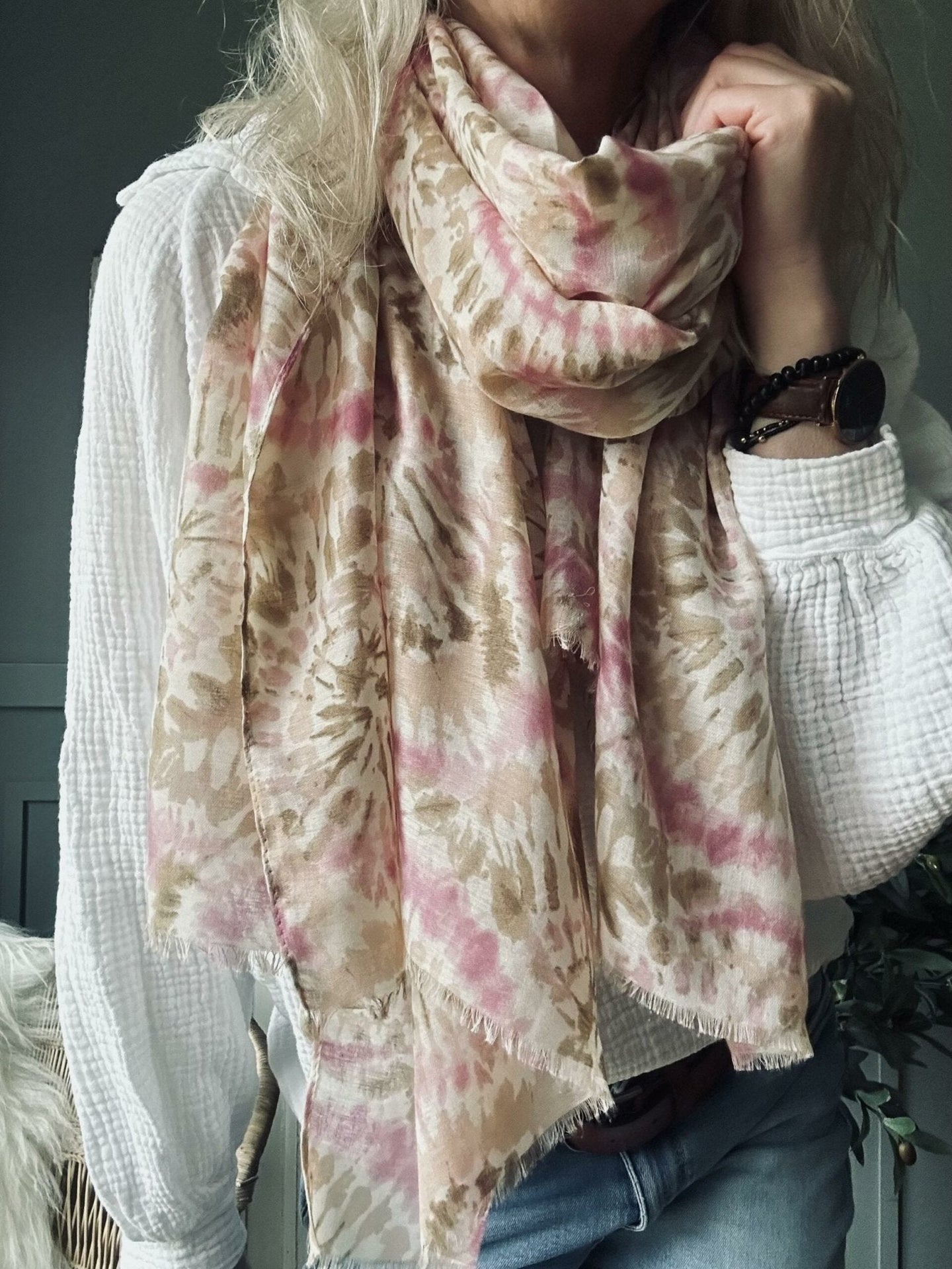 Tørklæde Rose batik - VIAMAJA.DK