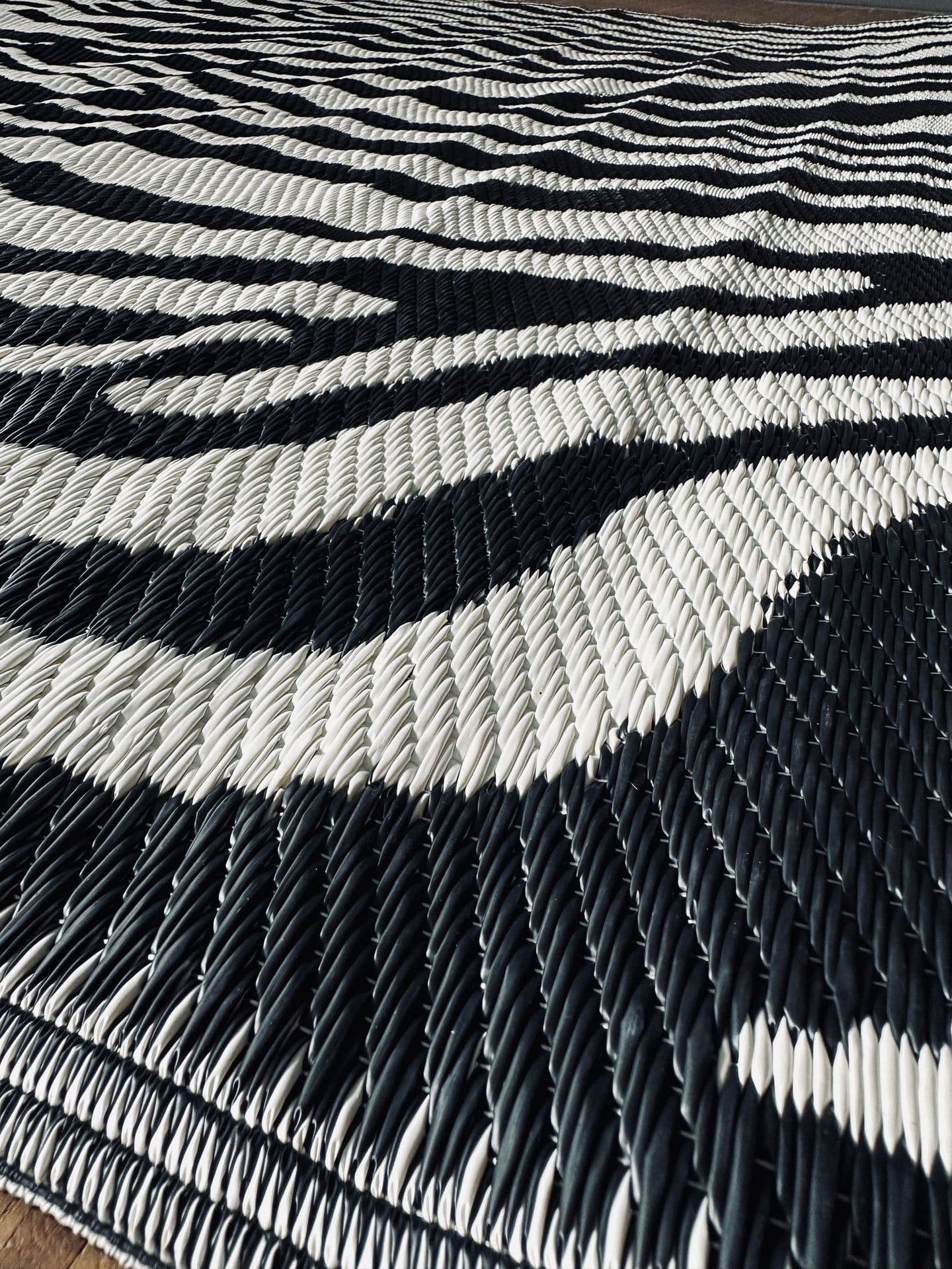 Udendørstæppe - Zebra 240x150 - VIAMAJA.DK