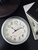 Klassische Uhr - grau