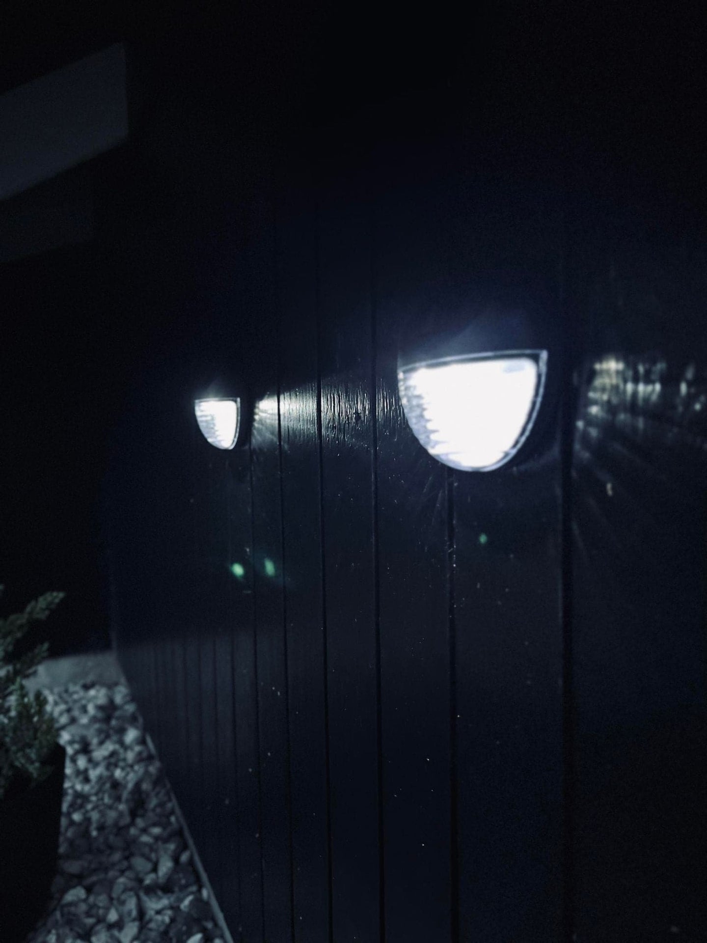 Væglampe med solceller - Tilbud 4 stk - VIAMAJA.DK