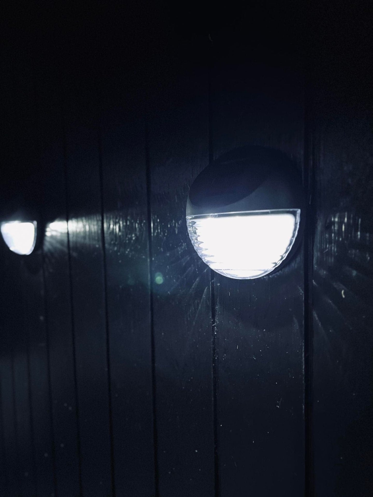 Væglampe med solceller - Tilbud 4 stk - VIAMAJA.DK