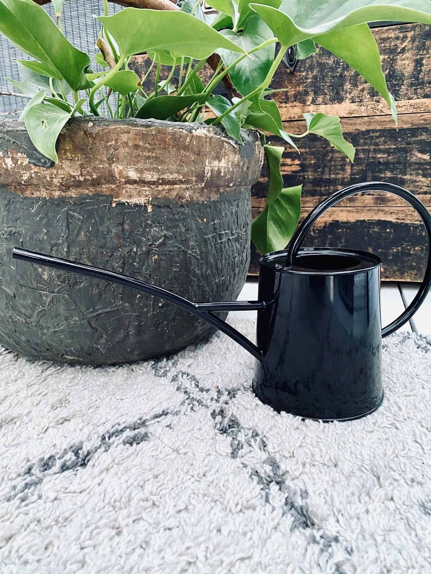 Vandkande - Blank Sort - 1.5 Liter - VIAMAJA.DK