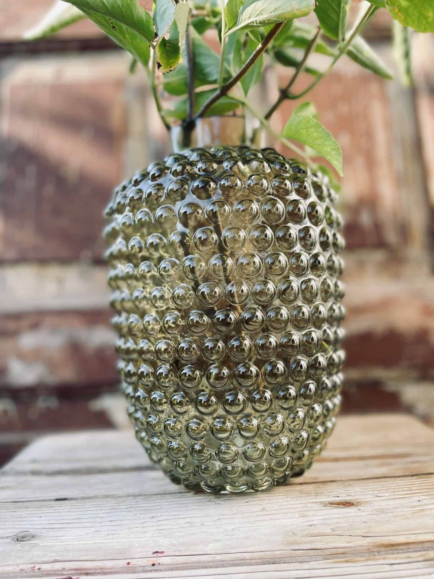 Vase med dots - grøn glas - VIAMAJA.DK