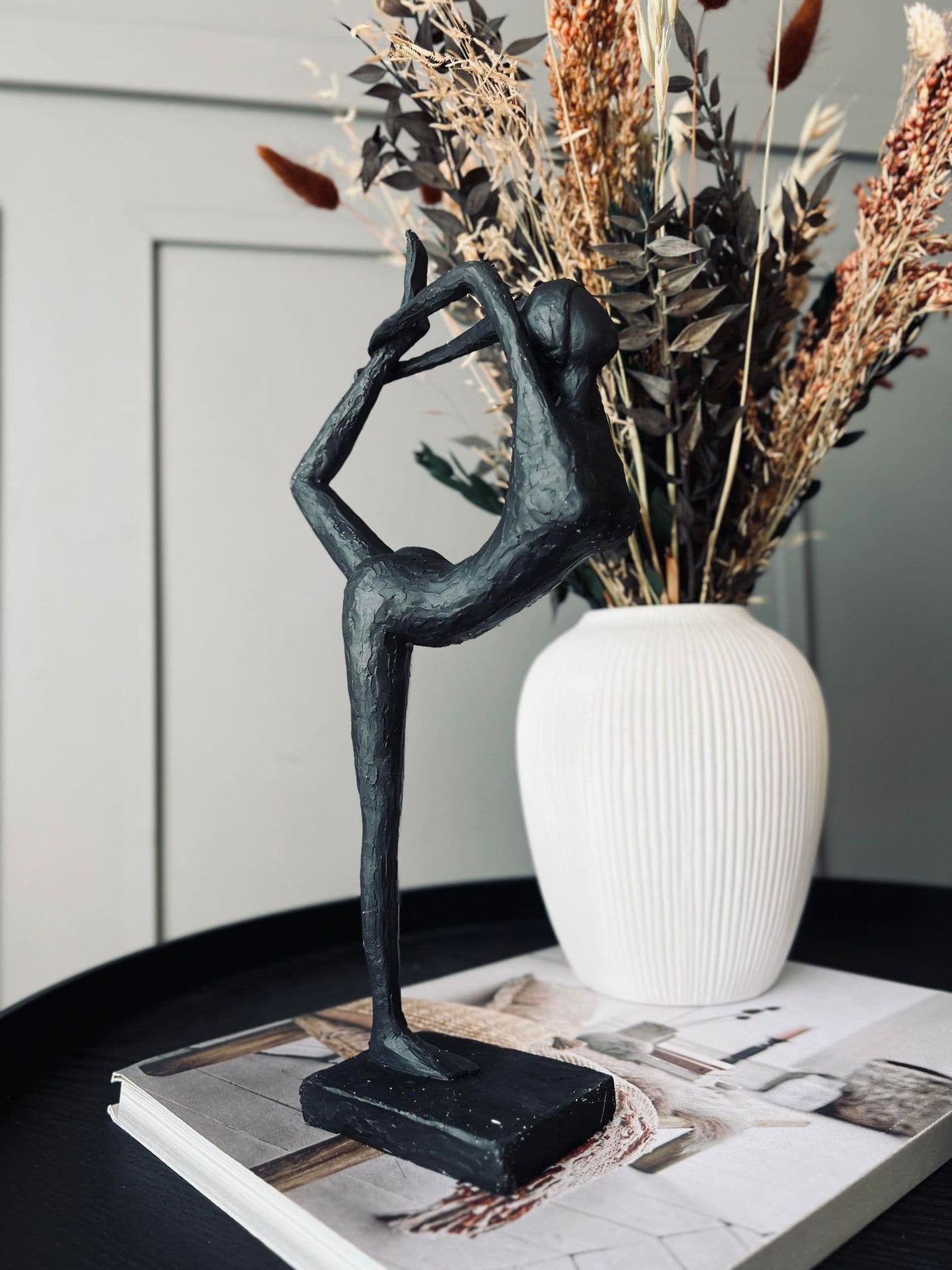 YOGA - Black Lady No.1 - VIAMAJA.DK