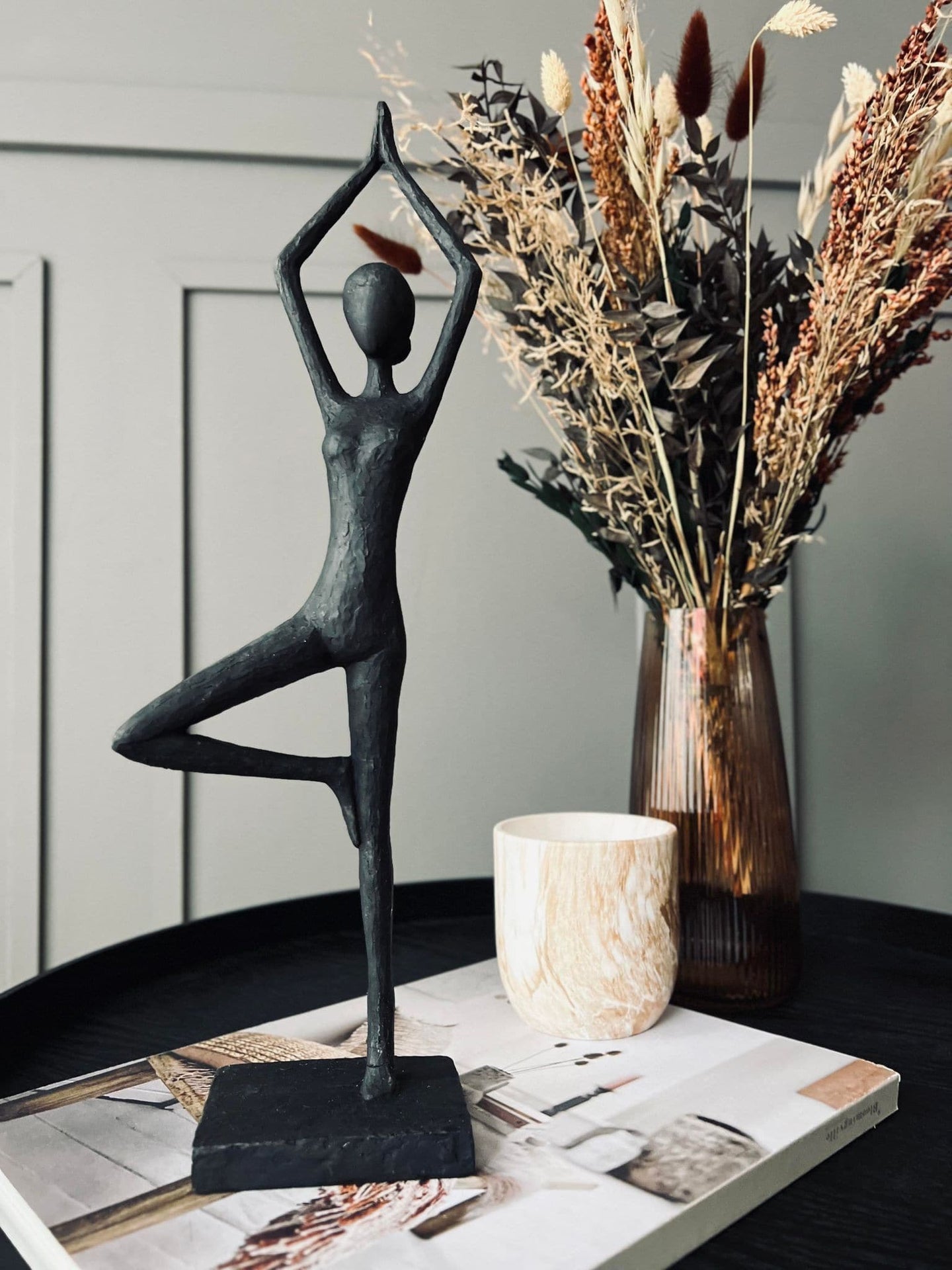 YOGA - Black Lady No.2 - VIAMAJA.DK