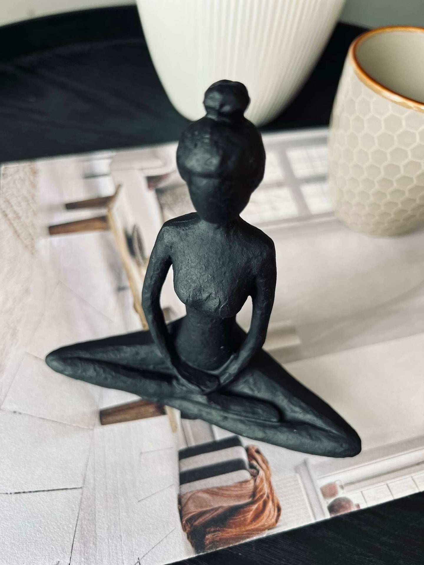 YOGA - Small black Lady - VIAMAJA.DK